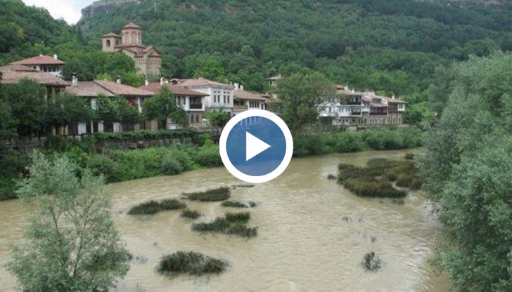 Около 20 водолази претърсваха 3-километров участък на реката, за да търсят тялото на Мартин