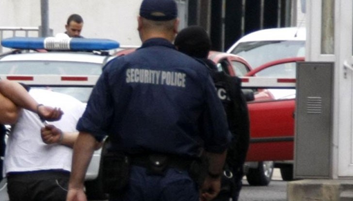 Продължава издирването на другия брат, също заподозрян за побоя