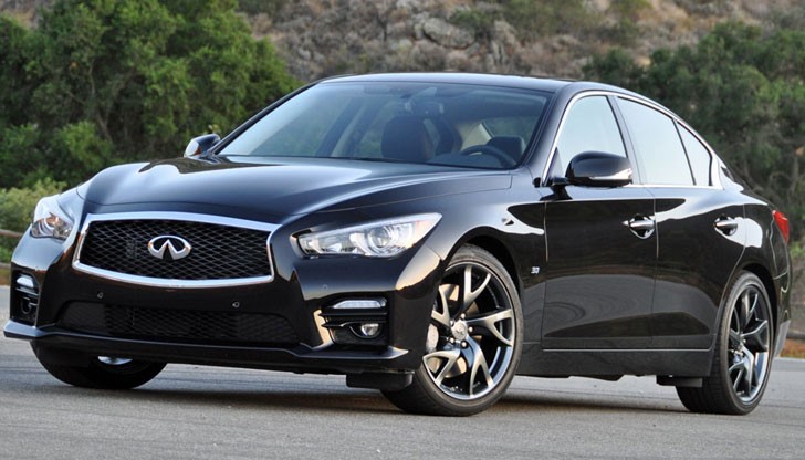 Повредата се проявява, когато зарядът в акумулатора е нисък, а водачът прави маневри