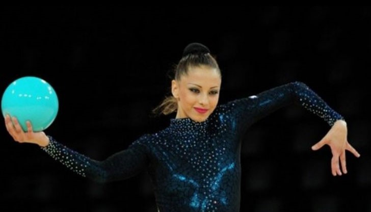 Бащата на гимнастичката разказва, че тя се подобрява с всеки изминал ден