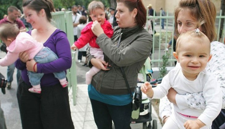 Детските надбавки остават за крайно нуждаещите се, работещите родители щели да се стимулират по друг начин! Детските надбавки остават за крайно нуждаещите се, работещите родители щели да се стимулират по друг начин!