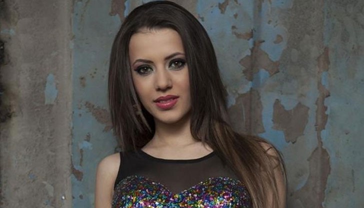 Фолкпевицата Ванеса е снимала клип с взривоопасни ефекти, когато нещата са излязли извън контрол