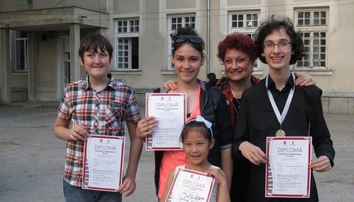 Децата участваха в 9-ото издание на Международния конкурс за пианисти ,,Тудор Думитреску“