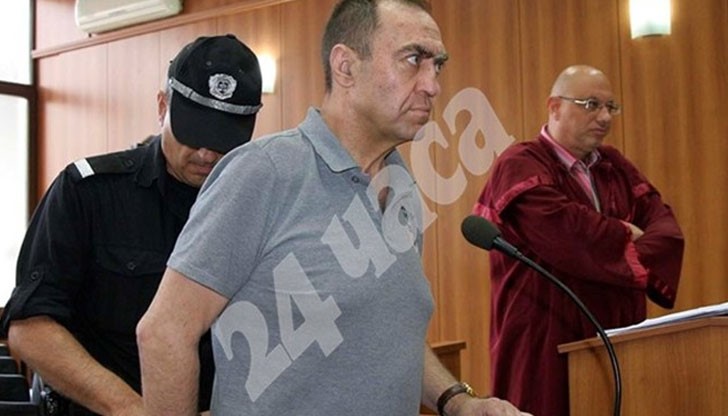 След 4 месеца престой в ареста, днес Евстатиев е променен до неузнаваемост