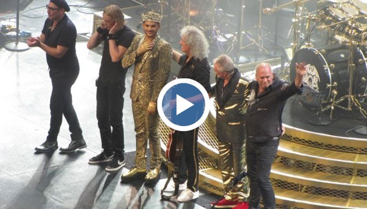 Фреди "оживя" на сцената и разплака публиката