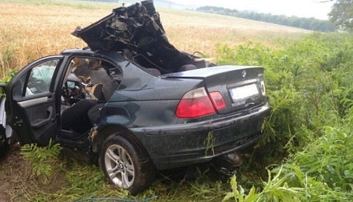 Катастрофиралите близначки бягат с непознат, родителите не доумяват защо