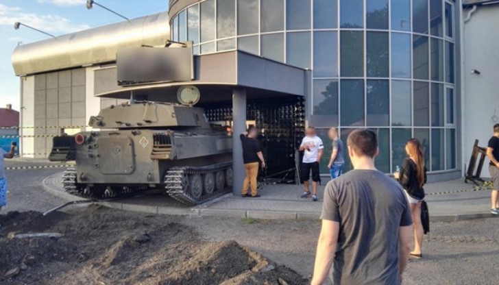 Фрапантния случай се случил рано сутринта, когато голяма част от купонджиите си тръгвали Фрапантния случай се случил рано сутринта, когато голяма част от купонджиите си тръгвали