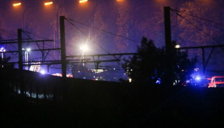 Най-малко 3 души са загинали и около 40 са ранени при сблъсъкa Най-малко 3 души са загинали и около 40 са ранени при сблъсъкa