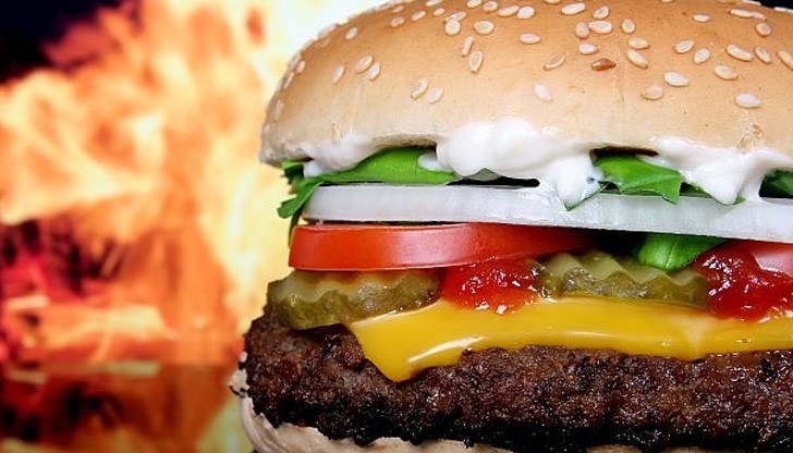 Веригата пояснява, че няма да предлага "бургери на корем" Веригата пояснява, че няма да предлага "бургери на корем"