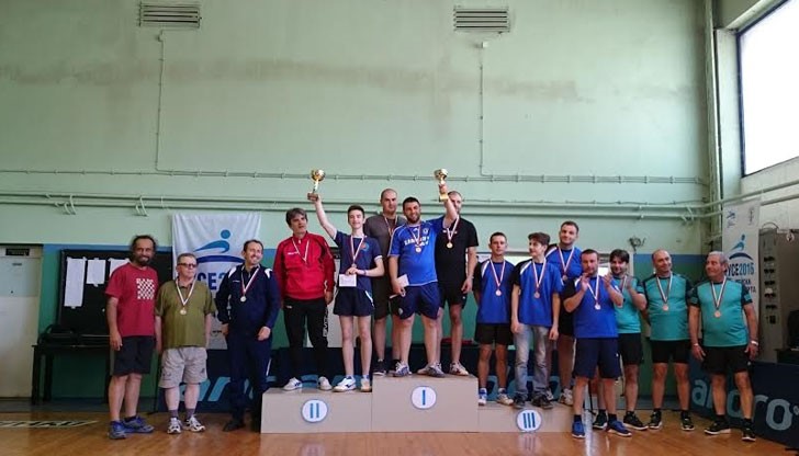 Спортистите от “Куция рапан” – Варна спечелиха турнира по тенис на маса  КОРПО 2016