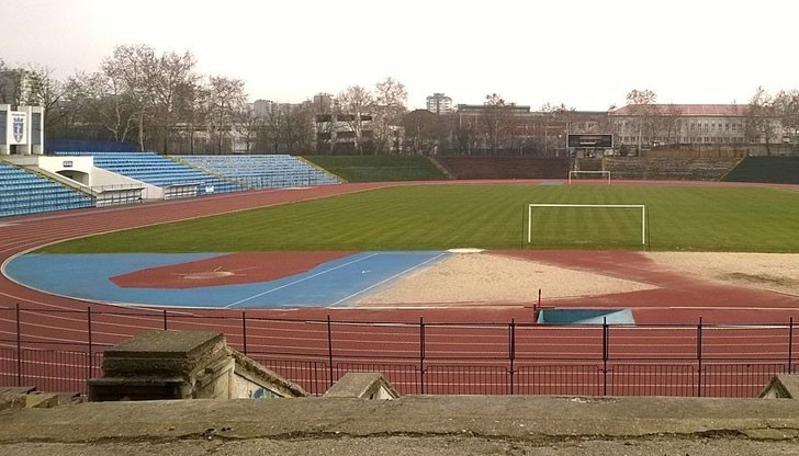 Държавата ще отпусне средства за ремонт на Градския стадион - за подмяна на терена и изграждане на осветление Държавата ще отпусне средства за ремонт на Градския стадион - за подмяна на терена и изграждане на осветление