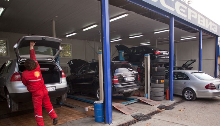 Сервизите често не дават гаранции за ремонтите и частите, вложени в тях / Снимката е илюстративна Сервизите често не дават гаранции за ремонтите и частите, вложени в тях / Снимката е илюстративна