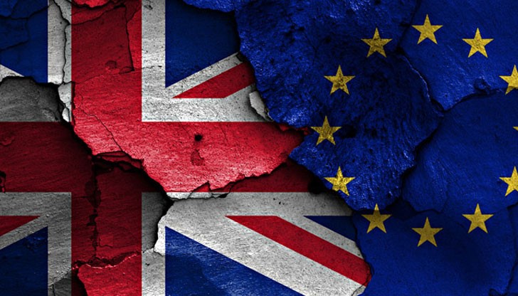 Новината за излизането на Великобритания предизвика вълна от паника на всички борси – от Токио до Лондон Новината за излизането на Великобритания предизвика вълна от паника на всички борси – от Токио до Лондон