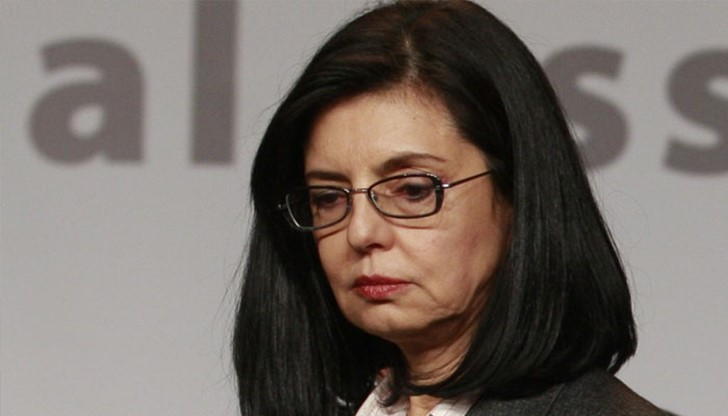 ЕС има сериозни други проблеми, които не търпят вакуум ЕС има сериозни други проблеми, които не търпят вакуум