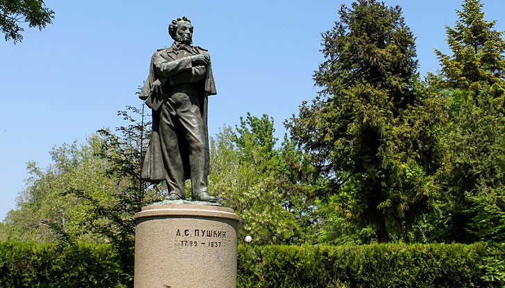 Съорганизатор на инициативата е Сдружение на приятелите на Русия „Александър Невски“ - Русе