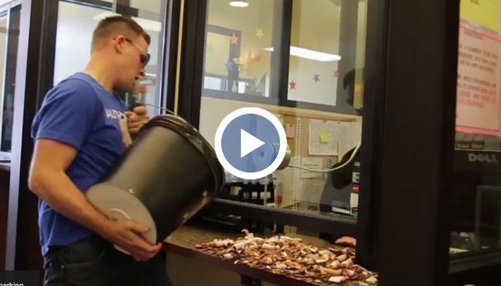 На касиерките им отнело точно 3 часа, за да преброят и съберат монетите