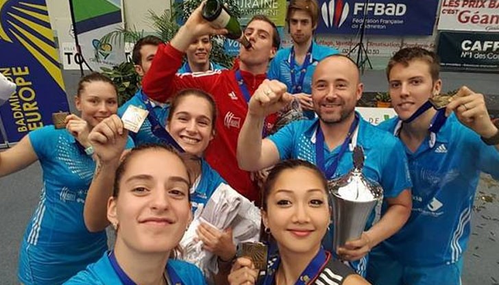 Стефани и Габриела Стоеви триумфираха със златните медали на Европейското клубно първенство по бадминтон