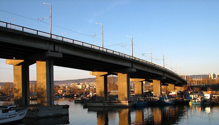 Полицията е откарала самоубиеца в РПУ-то за справка и обяснение