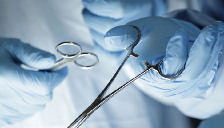 Инцидентът стана в понеделник, когато ТИР спука гума и се преобърна в лента за насрещно движение Инцидентът стана в понеделник, когато ТИР спука гума и се преобърна в лента за насрещно движение