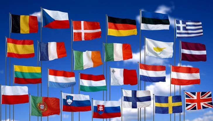 Той може да остане работен език, но запазването му като официален език ще изисква съгласието на всички страни членки Той може да остане работен език, но запазването му като официален език ще изисква съгласието на всички страни членки