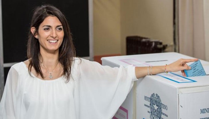Тя е и най-младият кмет на Рим от повече от 100 години