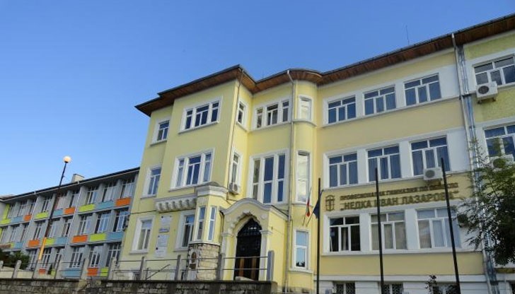 Походът тръгва от Природен парк „Русенски Лом” до „Средновековен град Червен“