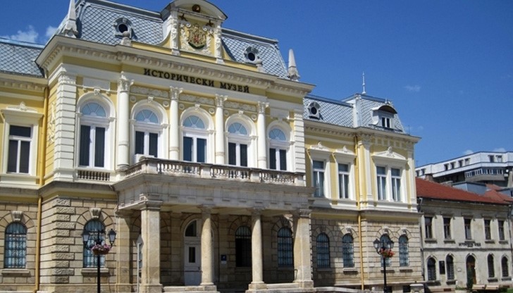 Изложбата включва тридесет литографии в жанра „ведута”, появил се в италианското ренесансово изкуство