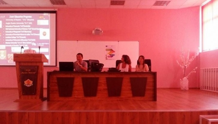 Учениците се запознаха с условията за обучение в двата университета в Охан и Шанхай