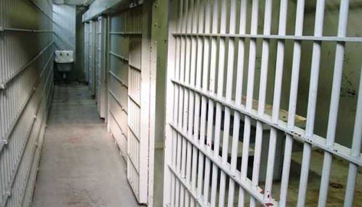 Хероинът се отнема в полза на държавата, а подсъдимият ще трябва да покрие разноските по делото Хероинът се отнема в полза на държавата, а подсъдимият ще трябва да покрие разноските по делото