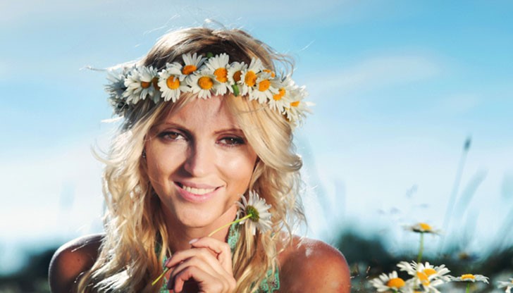 Според народната вяра от този ден продължителността на деня започва да намалява, а годината клони към зима Според народната вяра от този ден продължителността на деня започва да намалява, а годината клони към зима