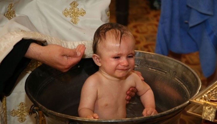 Волен Сидеров и Деница Гаджева  избраха да кръстят детето си навръх големия християнски празник "Петдесятница"