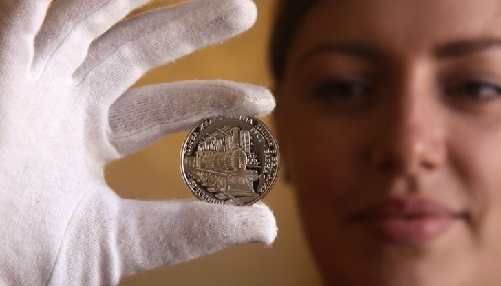 Монетата ще се продава на касите на БНБ за 66 лева Монетата ще се продава на касите на БНБ за 66 лева