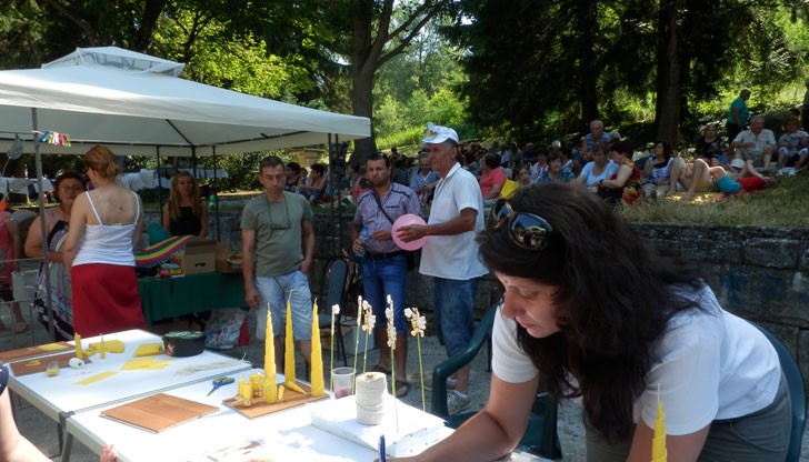 Областният информационен център-Русе с изнесена приемна на фестивала