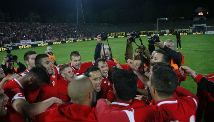 Лицензионната и правната комисии към Българския футболен съюз оповестиха официално отборите, които ще могат да се състезават в елита