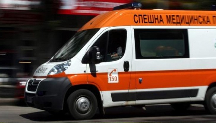 Пострадалото 18-годишно момче е прието в Спешно-приемно отделение на МБАЛ - Благоевград