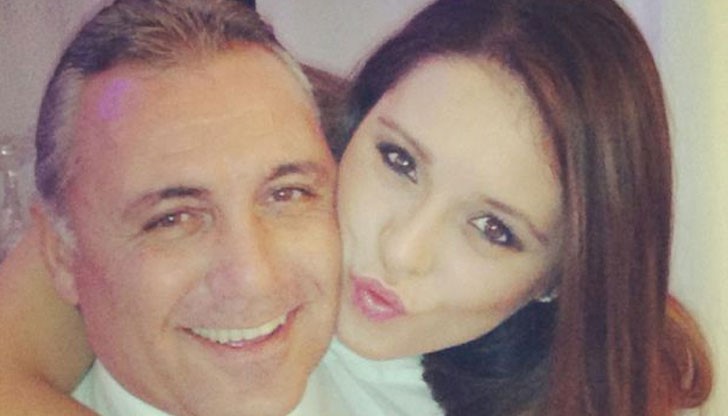 Бъдещата майка фино разкри пола на бебето