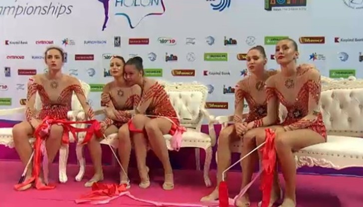 Сълзи за героините от ансамбъла, след като играха за Цвети