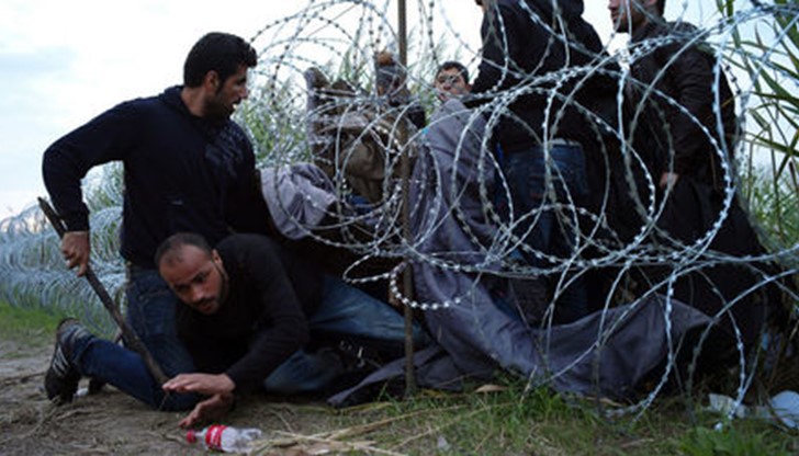 Турски каналджии са опитвали да пробиват оградата с машинки металорезачки