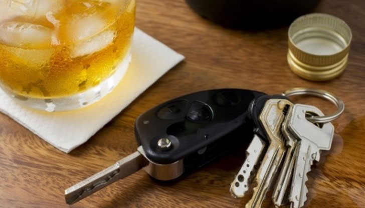 Автомобилът бил собственост на охранителна фирма, а зад волана бил 33-годишен русенец Автомобилът бил собственост на охранителна фирма, а зад волана бил 33-годишен русенец