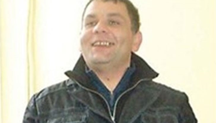 Разпитаните като свидетелки три проститутки, работили за Мартин Филипов-Дебелия, който днес беше арестуван след спецакция Разпитаните като свидетелки три проститутки, работили за Мартин Филипов-Дебелия, който днес беше арестуван след спецакция