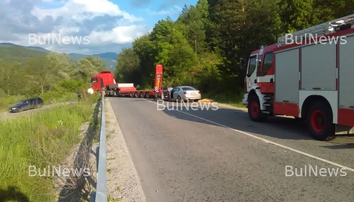 Петима са пострадалите - двама възрастни и три деца, на възраст 9,10 и 11 години