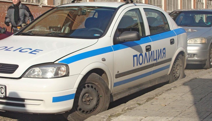 Моторист се е блъснал в два автомобила с марки «Фолксваген» и «Опел» и е избягал Моторист се е блъснал в два автомобила с марки «Фолксваген» и «Опел» и е избягал