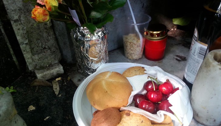 Какво се прави на Черешова задушница за "Бог да прости" Какво се прави на Черешова задушница за "Бог да прости"