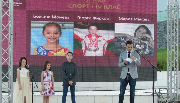 Аделина Радева бе избрана да участва в концерта по време на церемонията