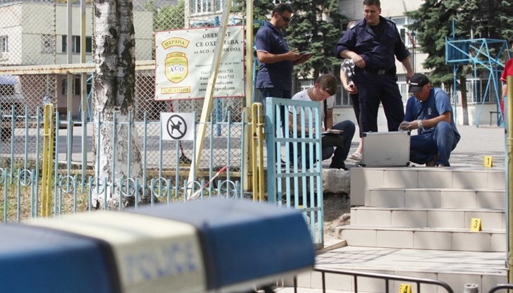 Кристиян е задържан в апартамента на свой приятел, след като е намушкал с нож своя съученик