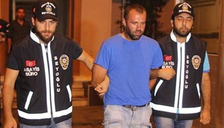 Веселин при задържането му в Турция