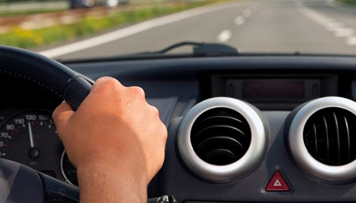 Шофьорът е управлявал автомобила без книжка