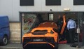 Lamborghini Aventador SV връхлетя във витрина