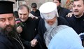Вярващи едва не убиха патриарх Неофит