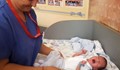 Бургаски лекари спасиха новородено бебе с усложнения